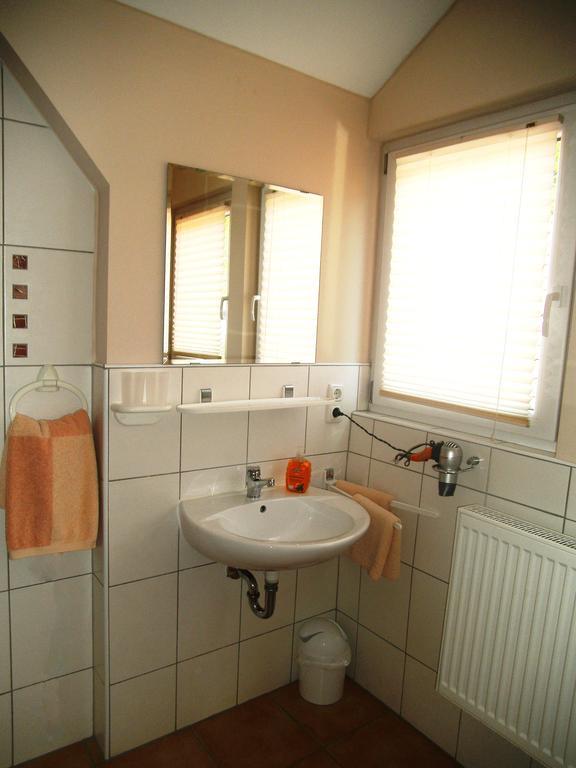 Pension Fitnessoase Eußenheim Zimmer foto