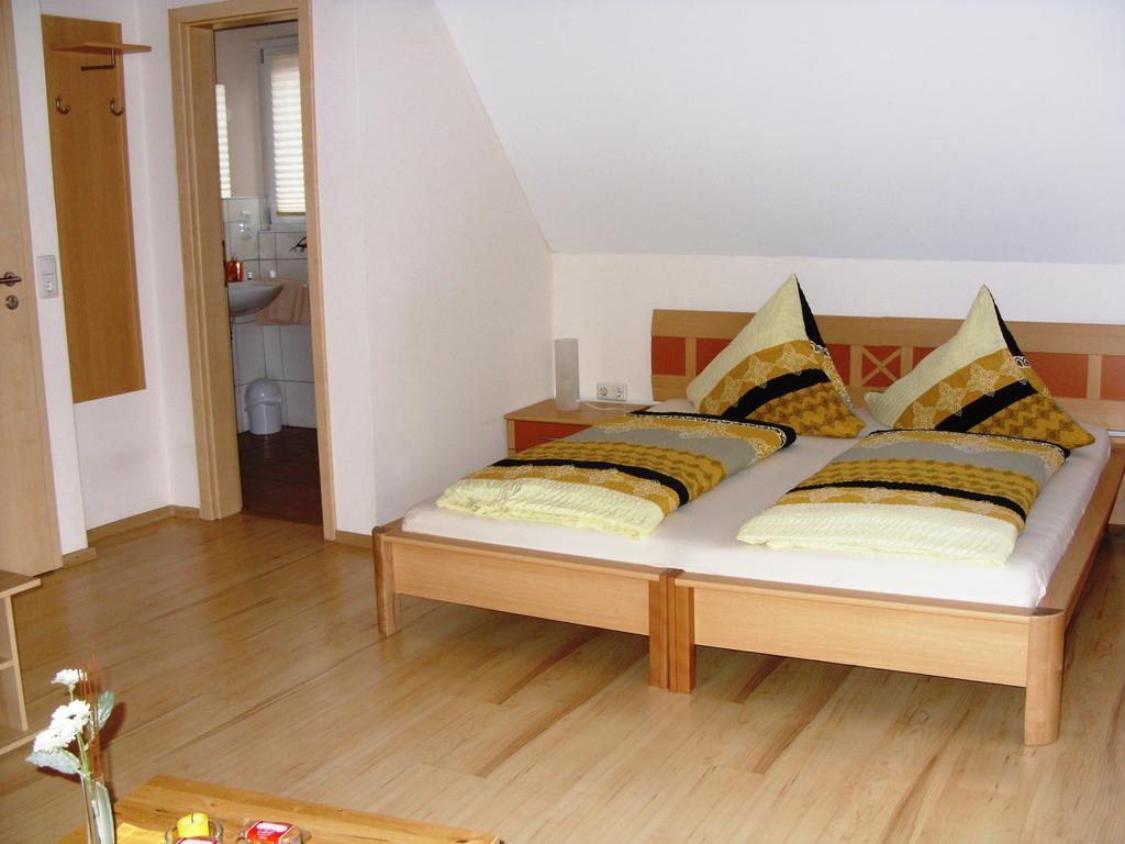 Pension Fitnessoase Eußenheim Zimmer foto