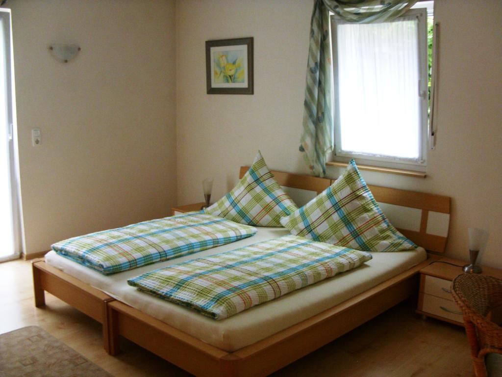 Pension Fitnessoase Eußenheim Zimmer foto