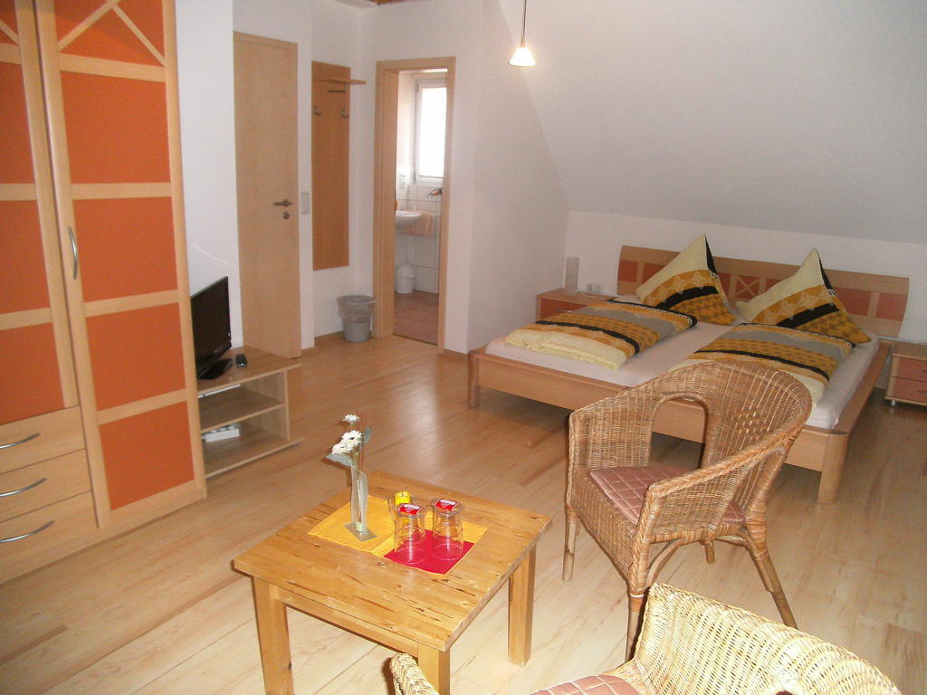 Pension Fitnessoase Eußenheim Zimmer foto
