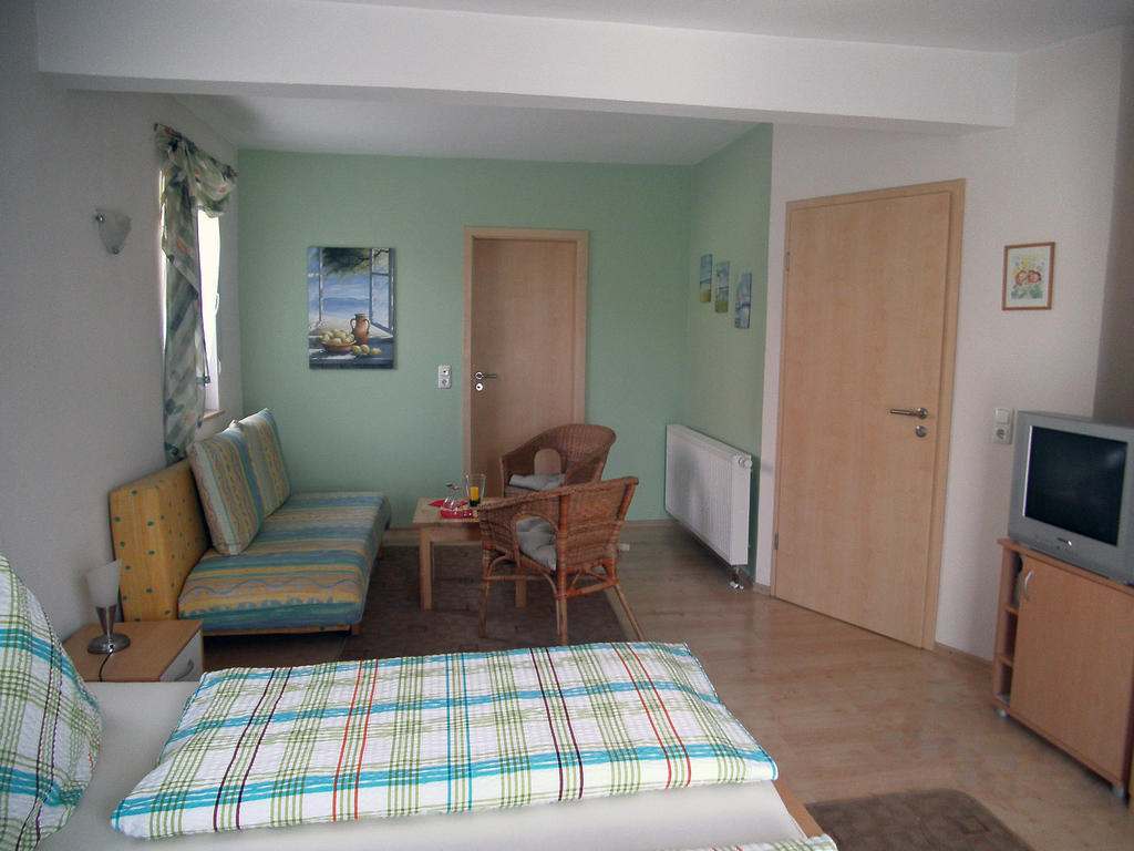 Pension Fitnessoase Eußenheim Zimmer foto